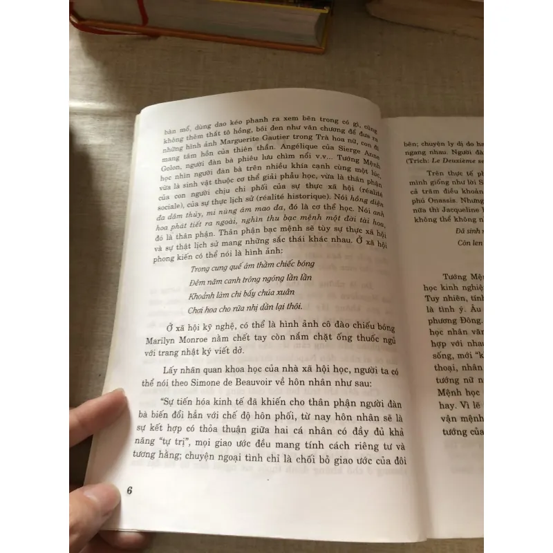 Người đàn bà trong tướng mệnh 976031