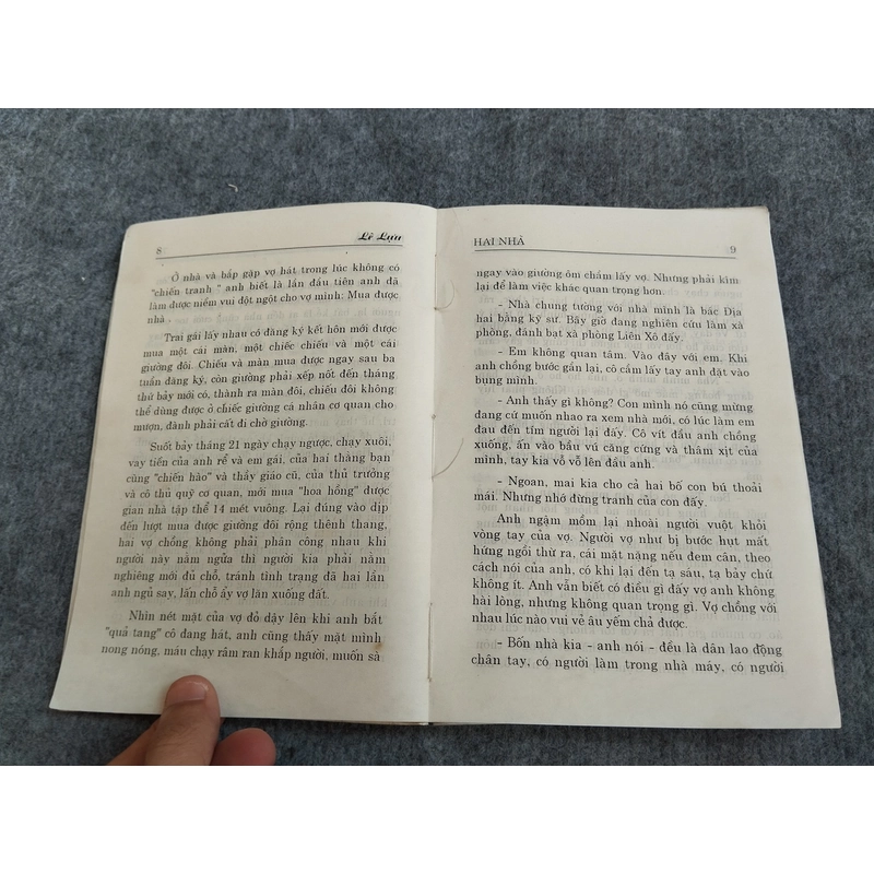 HAI NHÀ - LÊ LỰU 545863