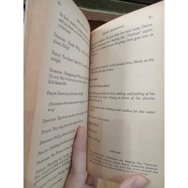 The fifth column and four unpublished stories of the Spanish Civil War - Ernest Hemingway 521883