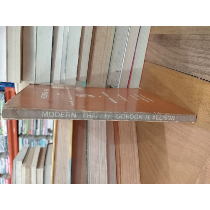 Modern Thai - Gordon H. Allison 687961