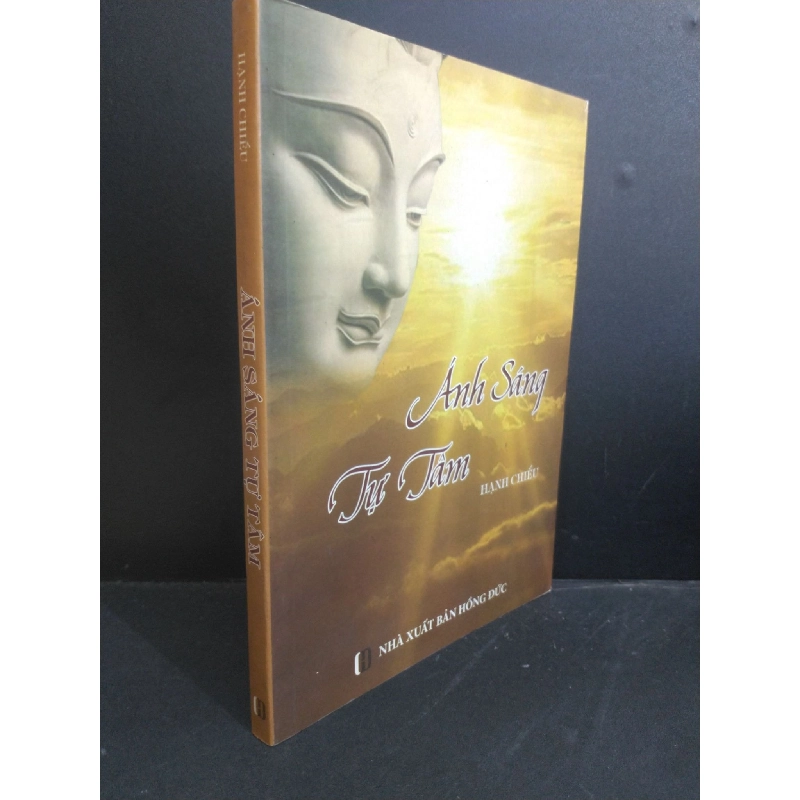 Ánh sáng tự tâm mới 90% bẩn bìa 2014 HCM0412 Hạnh Chiêu TÂM LINH - TÔN GIÁO - THIỀN 917695