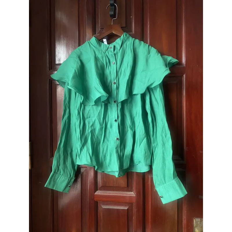 A 69 Áo voan xanh lá dài tay size M 1043000