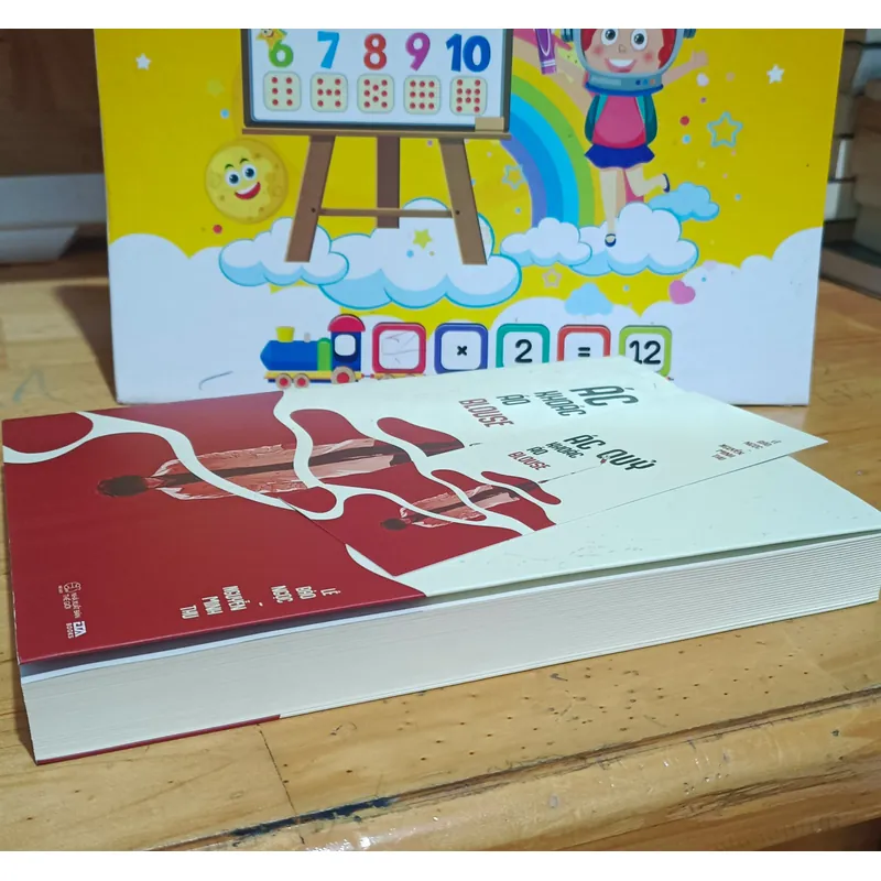 Ác Quỷ Khoác Áo Blouse  708721