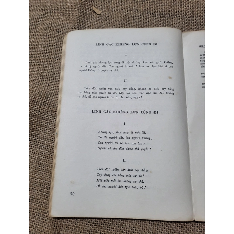 Thơ ca Hồ Chủ tịch _;1974, sách khổ lớn _ Nhật ký trong tù và những bài thơ khác  327805