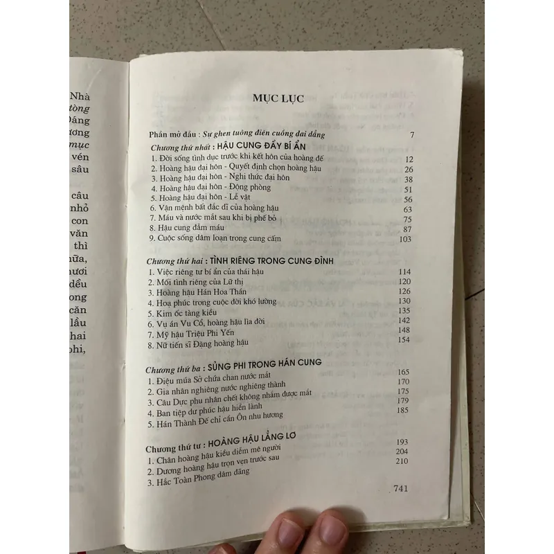 Những Người Đàn Bà Của Hoàng Đế  680833