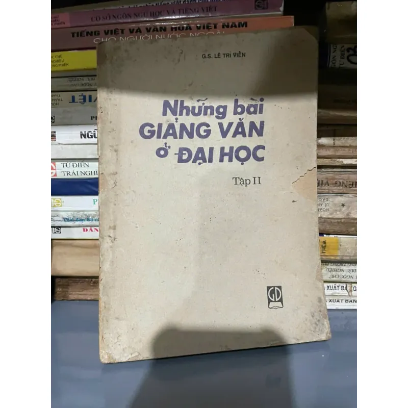 Những bài giảng văn ở đại học - Lê Trí Viễn 573037