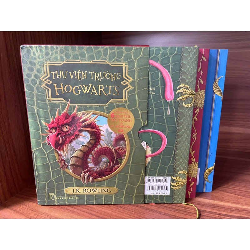 Box set Thư viện trường Hogwarts (Harry Potter ngoại truyện) -3 tập 529235