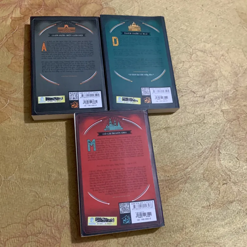 COMBO DANIEL SILVA : THIÊN THẦN SA NGÃ- CÔ GÁI NGƯỜI ANH- CHÂN DUNG MỘT GIÁN ĐIỆP 740139