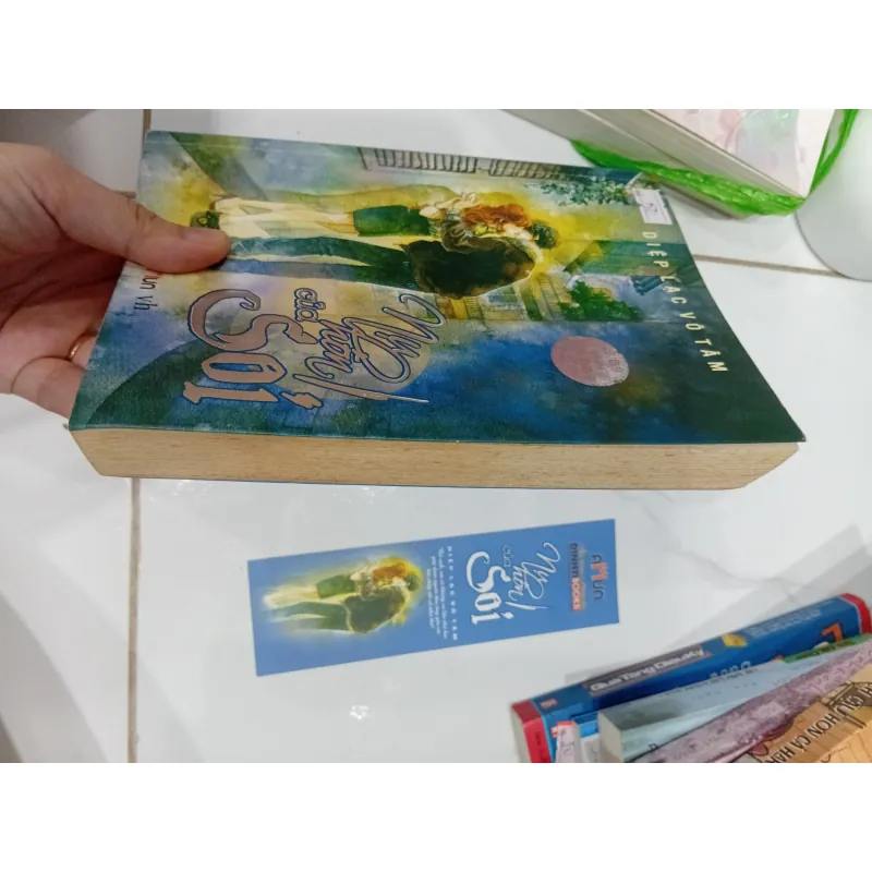 Sách Nụ hôn của sói 1028177