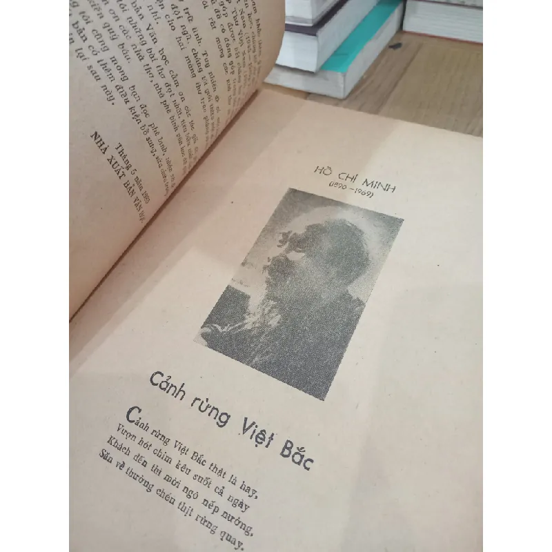 Thơ Việt Nam 1945-1985 695435