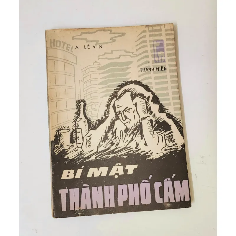 Truyện tình báo BÍ MẬT THÀNH PHỐ CẤM 788575