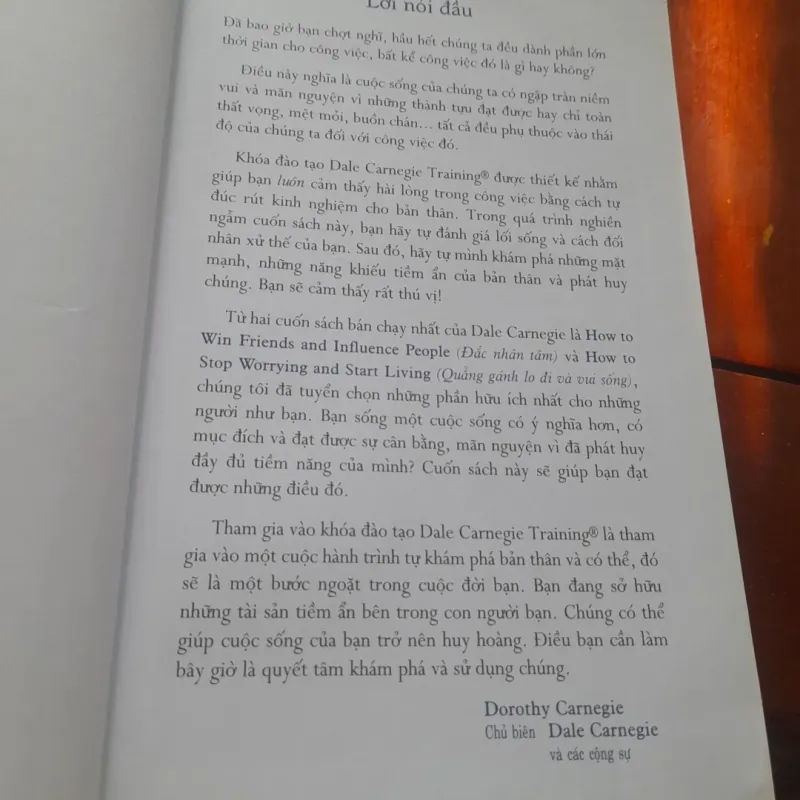 Dale Carnegie - VUI SỐNG và LÀM VIỆC 751796