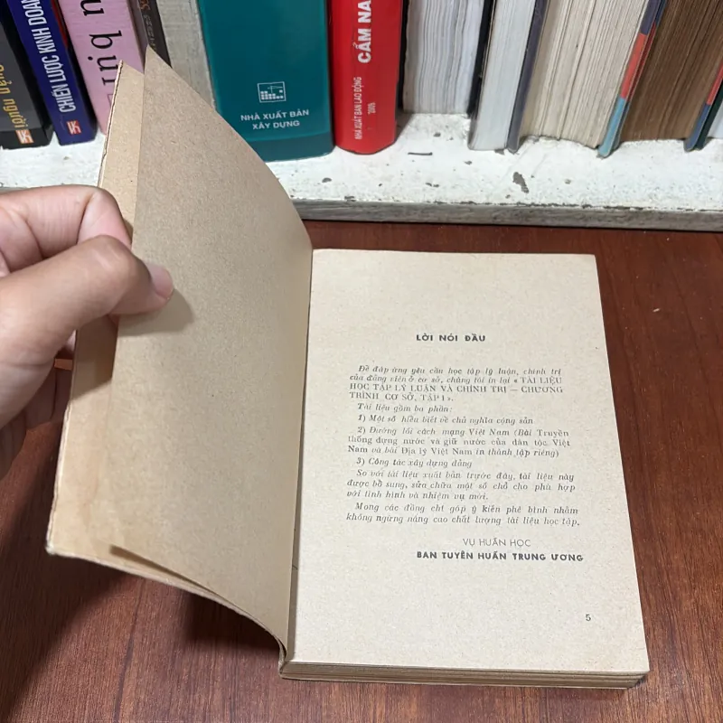 II Tài Liệu Học Tập: Lý Luận Và Chính Trị (Tập 1) - Chương Trình Cơ Sở - 1976 777766