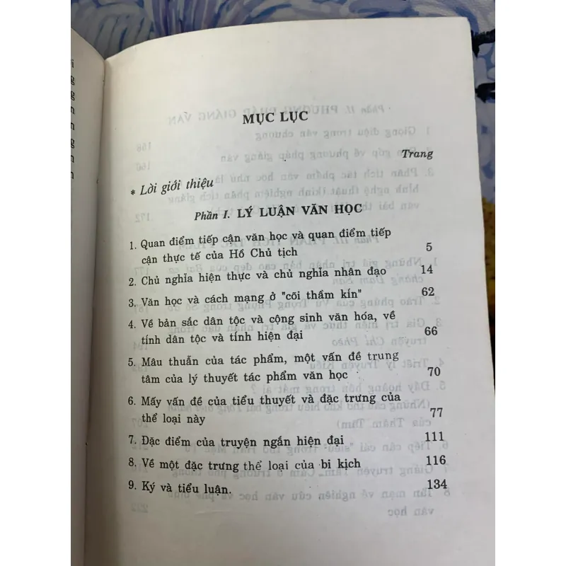 Văn Học Và Học Văn - Hoàng Ngọc Hiến 926219