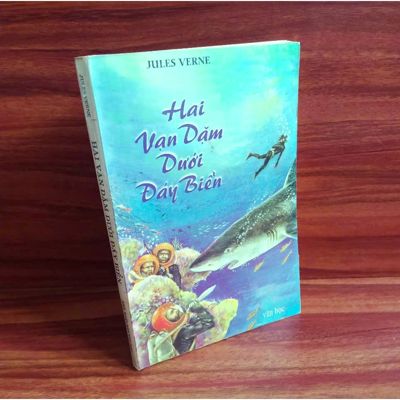 Hai Vạn Dặm Dưới Đáy Biển - Jules Verne 331447