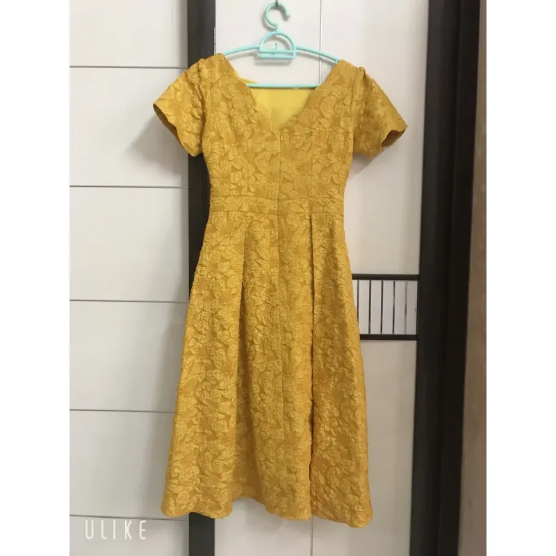 Đầm may sẵn  993676