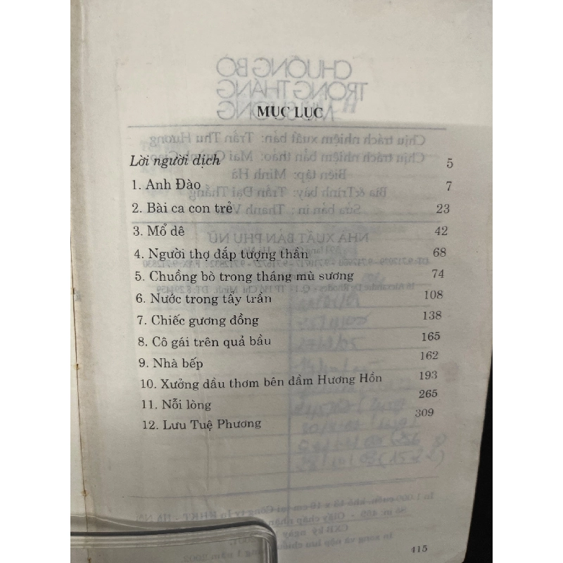 Chuồng bò trong tháng mù sương mới 70% ố bẩn có dấu mộc và viết nhẹ trang đầu 2002 Nhiều tác giả HPB0906 SÁCH VĂN HỌC 914598