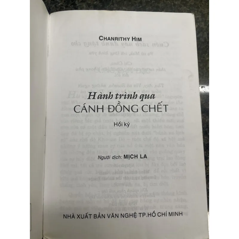 Hành trình qua cánh đồng chết Chanrithy Him xb2005 738329