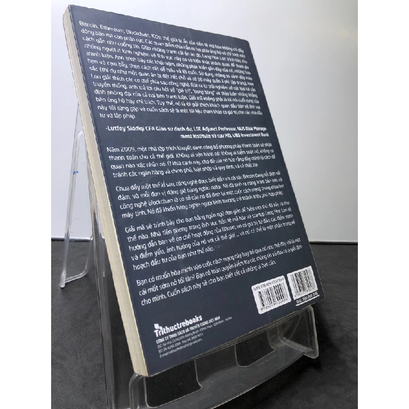 Decrypted Giải mã tiền tệ mã hoá Góc nhìn về tiền tệ mã hoá của một nhà giao dịch tài chính 2018 mới 85% bẩn góc sách Leng Hoe Lon HPB0708 KINH TẾ - TÀI CHÍNH - CHỨNG KHOÁN 197095