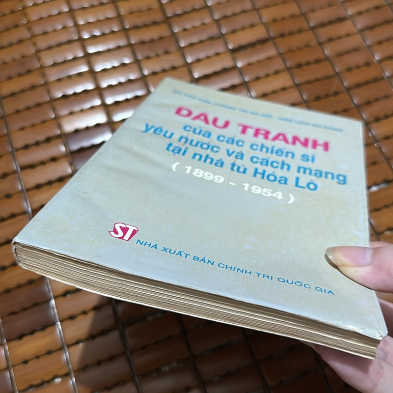 Đấu tranh của các chiến sĩ yêu nước và cách mạng tại nhà tù Hoả Lò  527043