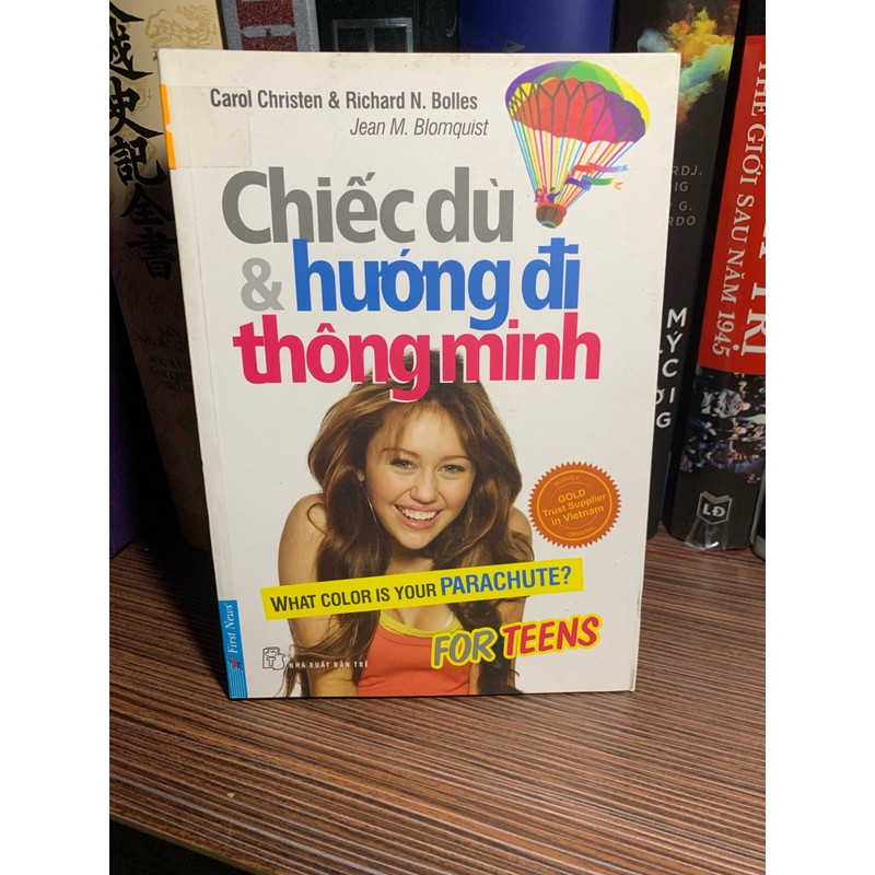 Sách kỹ năng sống:Chiếc Dù & Hướng Đi Thông Minh-mới 90% 149489