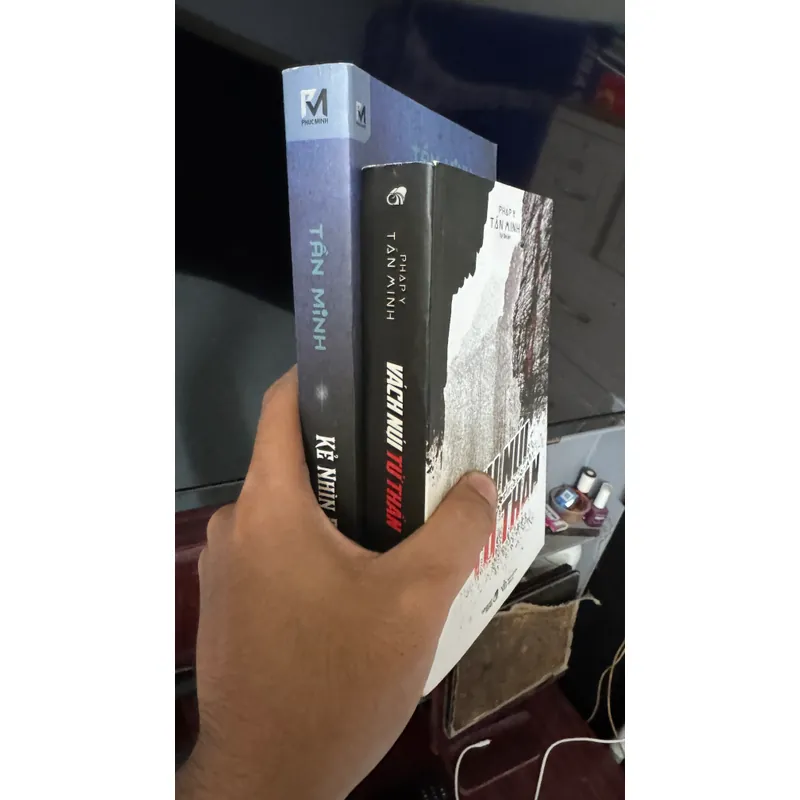 Combo 2 quyển hiếm Pháp Y Tần Minh  Kẻ nhìn trộm , Vách núi tử thần  738687