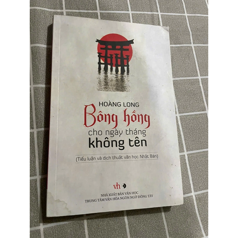 bông hồng cho ngày tháng không tên- tiểu luận về văn học Nhật Bản- Hoàng Long 456045