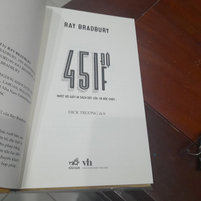 Ray Bradbury - 451 độ F (một kiệt tác kinh điển Mỹ) 306567