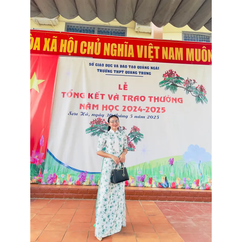 Áo dài eo 72-74. Mẫu cao 158cm 799314