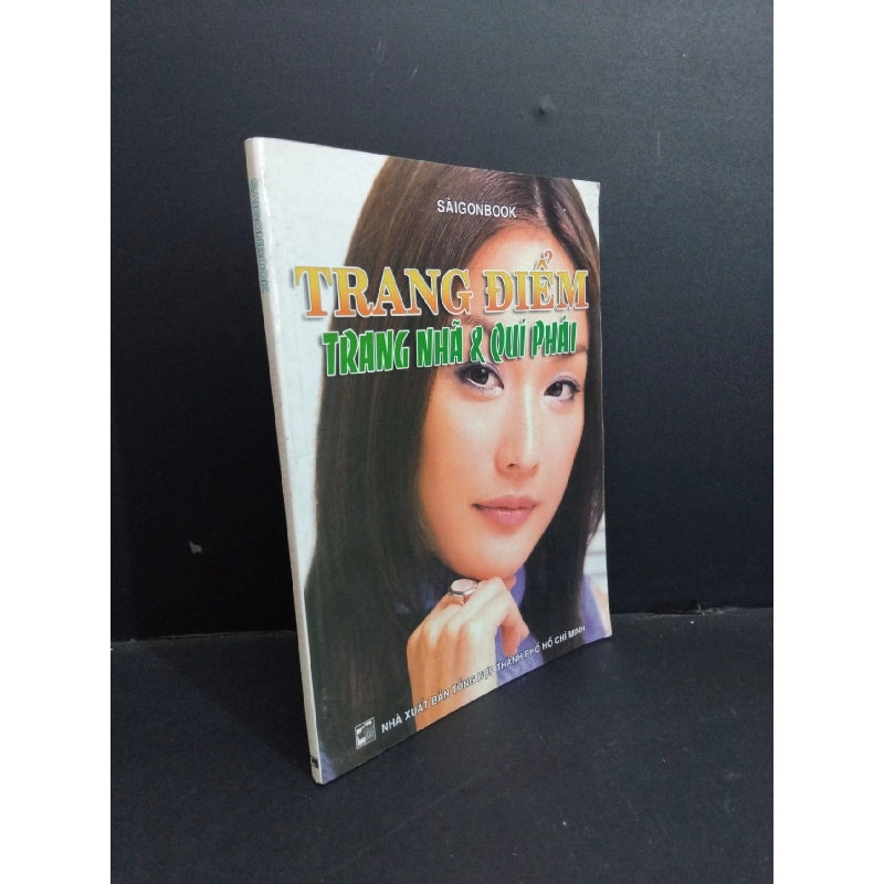 Trang điểm trang nhã & quí phái mới 80% bẩn bìa, ố 2004 HCM2811 Sàigonbook KỸ NĂNG 918095