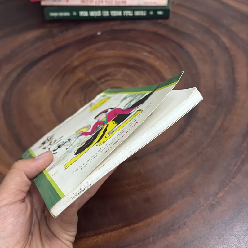 II Văn Học: Hồ Xuân Hương - Ngô Lăng Vân - 2008 1022455