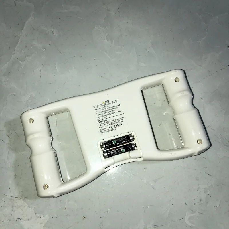 Máy đo lượng mỡ cơ thể Omron HBF-303 Nhật 801154