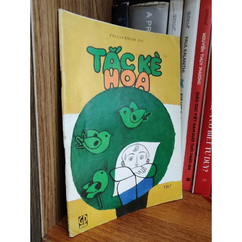 Tắc kè hoa - Phạm Đình Ân 1028047