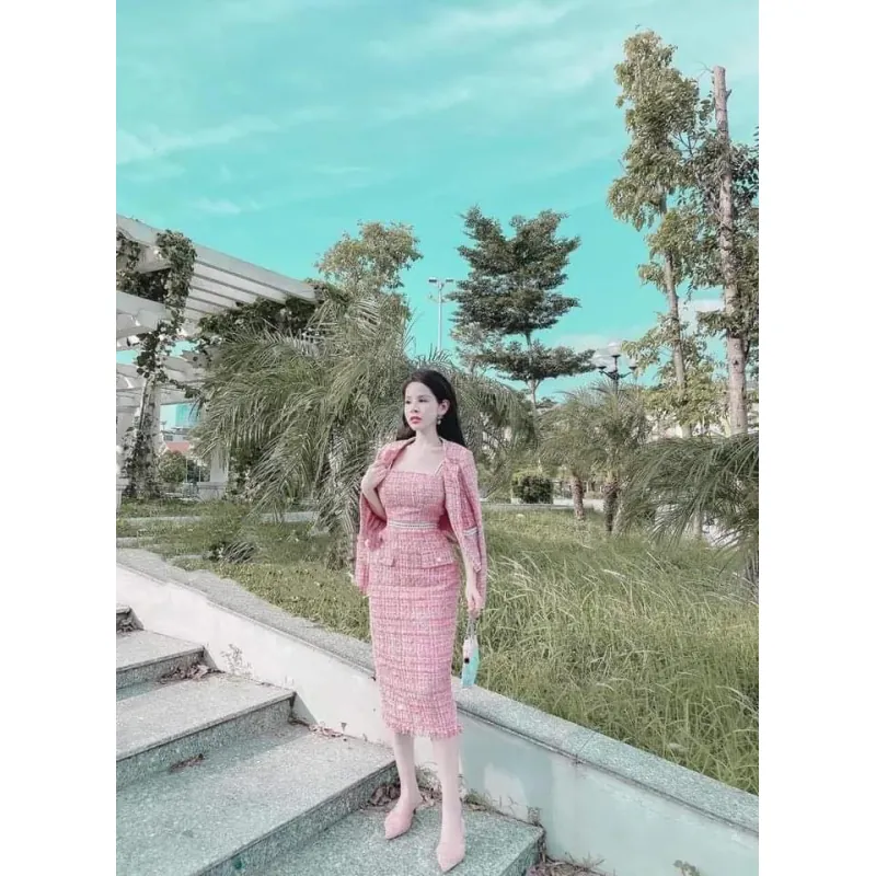 Váy nữ dài dáng ôm màu nâu cổ vuông phối dây kéo phía trước 1010496