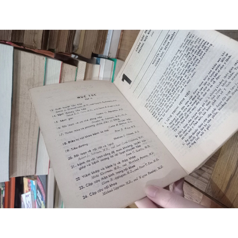 Sổ tay điều trị nội khoa: Tài liệu dịch - Trường Đại học Y dược TP. Hồ Chí Minh 755722