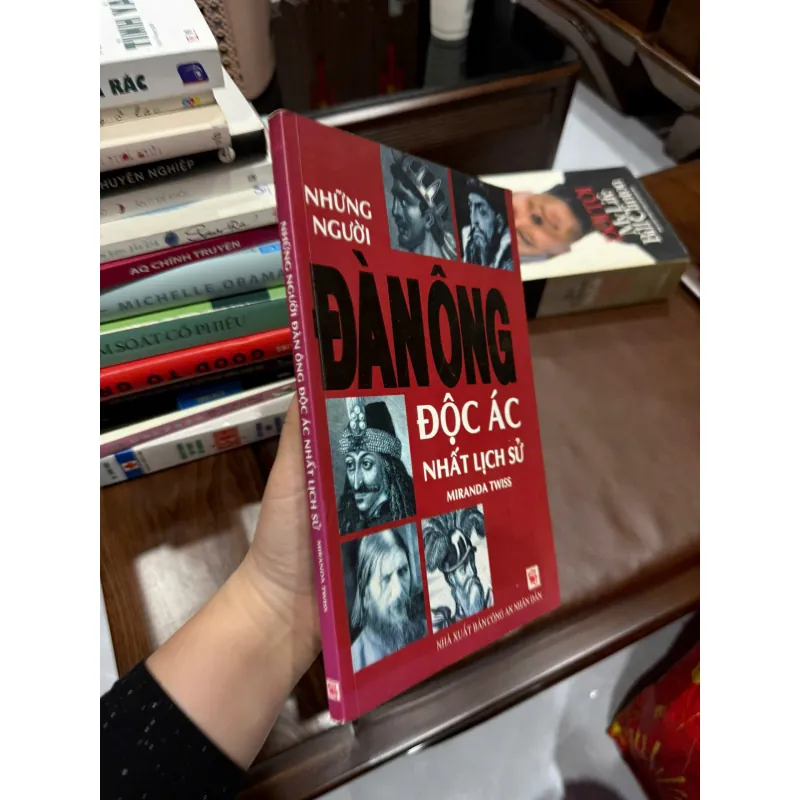 Những Người Đàn Ông Độc Ác Nhất Lịch Sử – Miranda Twiss - K3 1009642