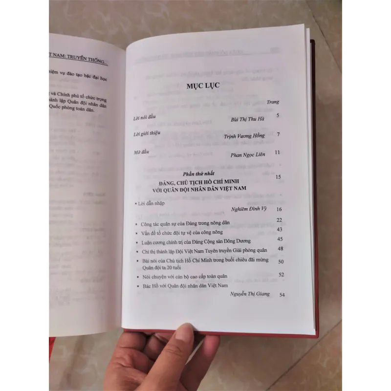 Sách: Quân đội nhân dân Việt nam - Truyền thống và hiện đại - Tác giả: Nhiều tác giả 708815