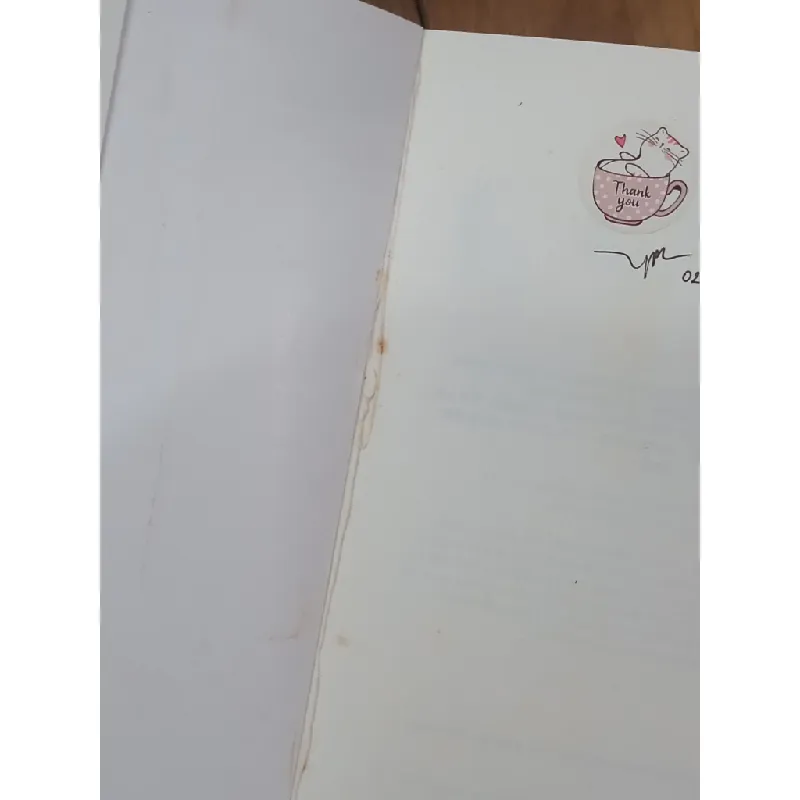 Cá voi và hồ nước - Thái Trí Hằng 603123