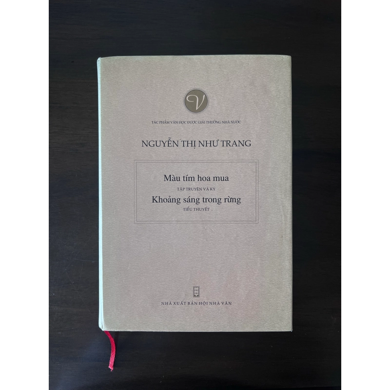 Nguyễn Thị Như Trang: Màu tím hoa mua và Khoảng sáng trong rừng 551658
