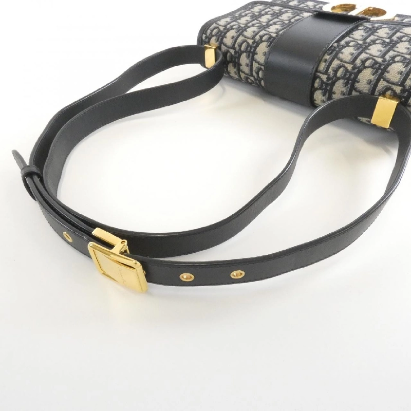 Túi xách vai DIOR OBLIQUE 30 Montaigne M9203UTZQ của Christian Dior 612118