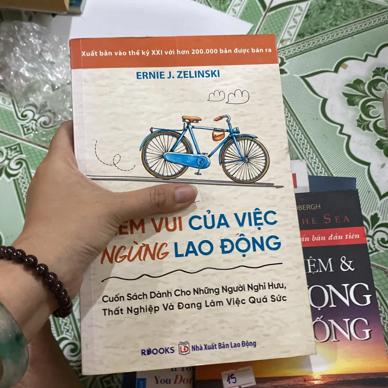 Niềm vui của việc ngừng lao động  800684