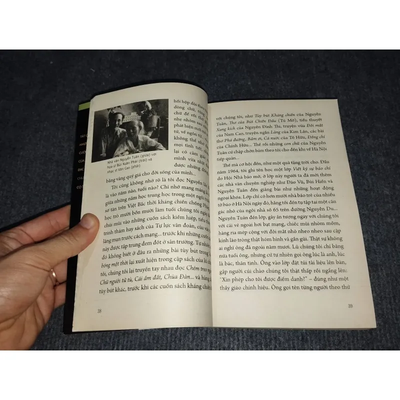 CÂU CHUYỆN VĂN CHƯƠNG 991065