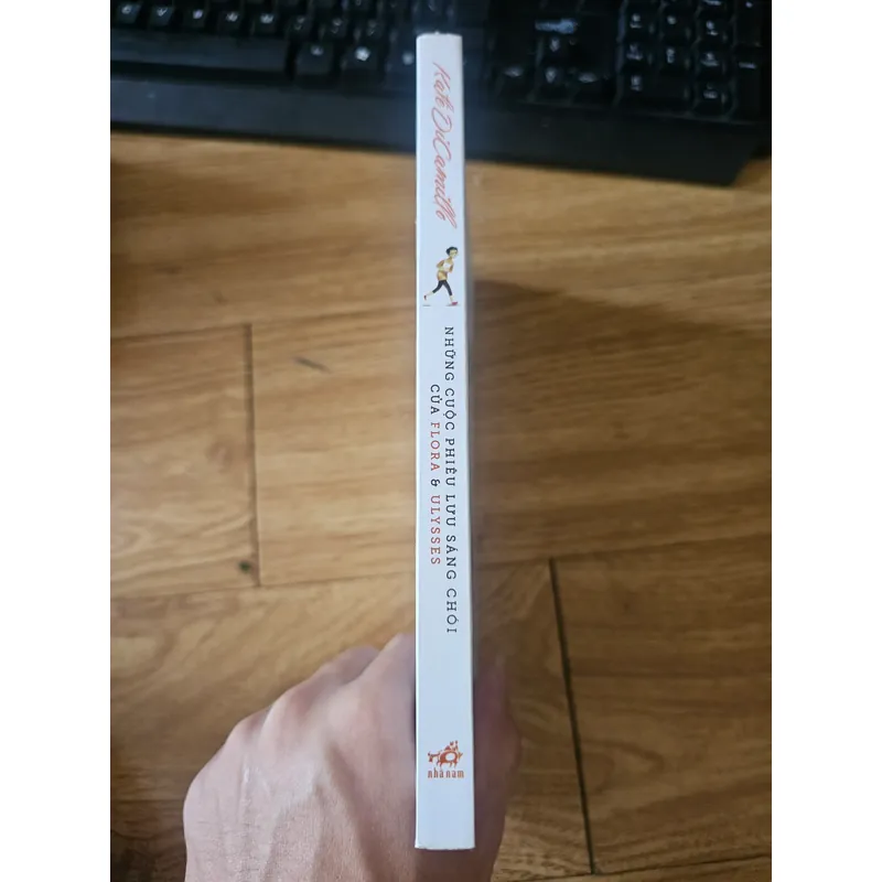 Những cuộc phiêu lưu sáng chói của Flora & Ulysses
35k 674301