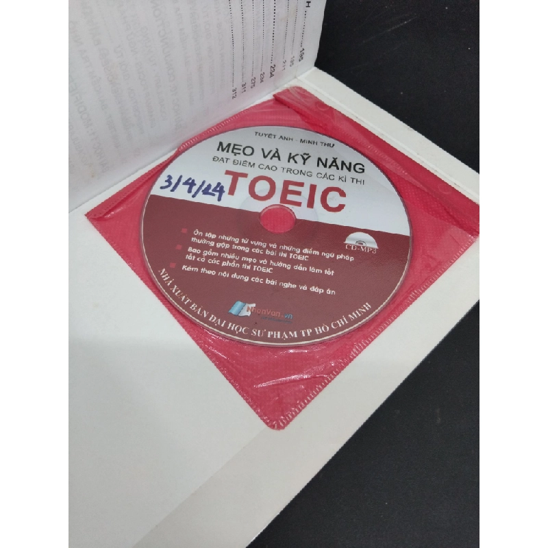 Mẹo và kỹ năng đạt điểm cao trong các kỳ thi toeic (kèm CD) mới 80% ố nhẹ 2013 HCM2811 Tuyết Anh - Minh Thư HỌC NGOẠI NGỮ 353535