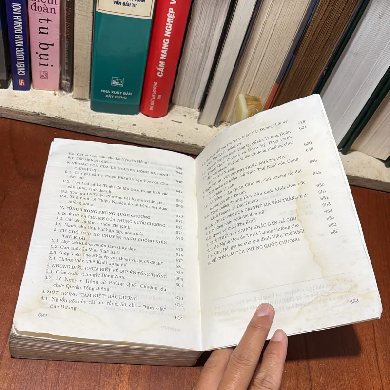 II Lịch Sử Trung Quốc: Bí Mật Về Tám Vị Tổng Thống Trung Quốc (Tập 1) - Vương Hiệu Minh 782341