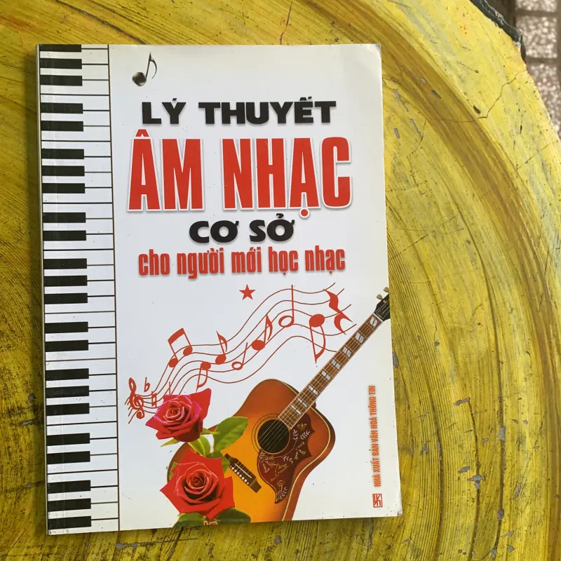 COMBO PHƯƠNG PHÁP HỌC GHI-TA & LÝ THUYẾT ÂM NHẠC CƠ SỞ CHO NGƯỜI MỚI HỌC NHẠC 991333