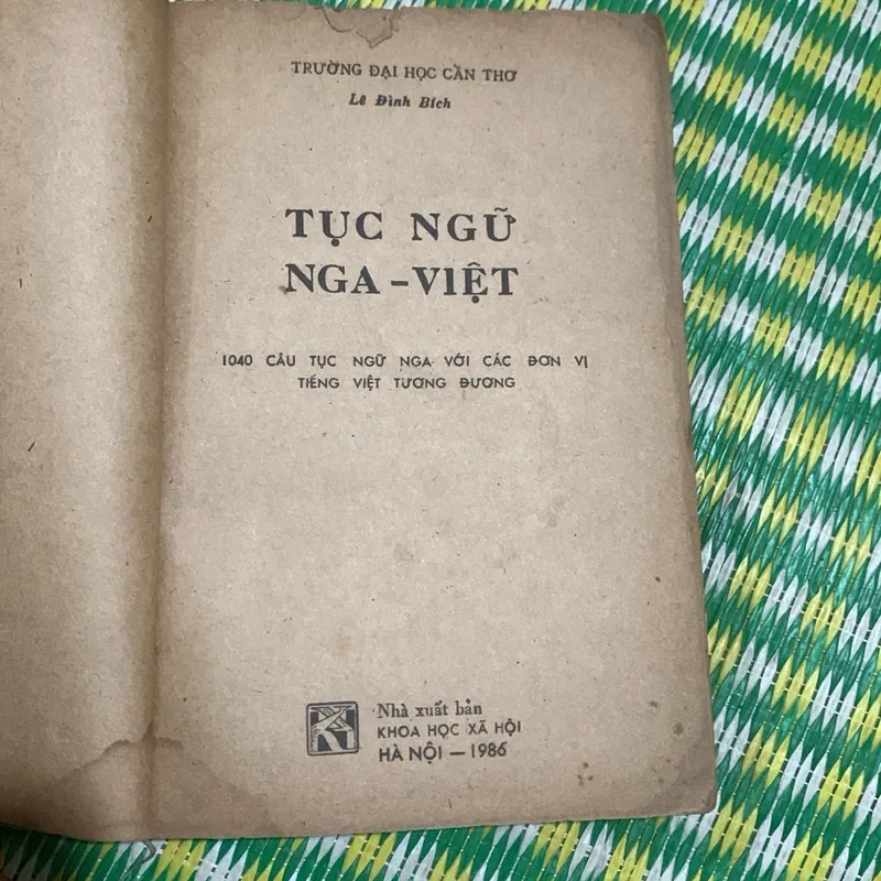 Tục ngữ Nga - Việt, Lê Đình Bích  1063276