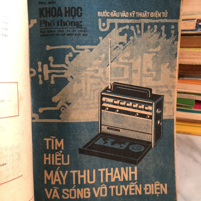 Phụ bản đóng tập xuất bản năm 1982 1001700