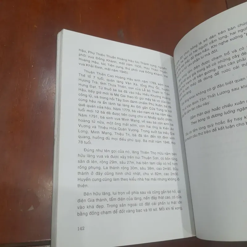 Phan Thuận An - LĂNG TẨM HUẾ MỘT KỲ QUAN 565278