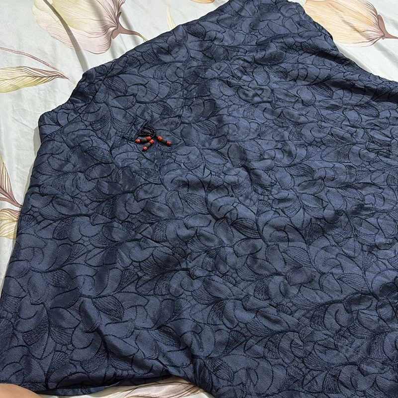 Đầm nữ thuê hoa nổi màu xanh đen - 60kg trở lên - còn mới 90% 506249